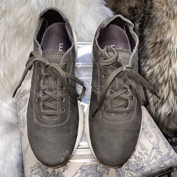 L.L. BEAN WOMAN'S Size 7.5M suede Shoes - Picture 2 of 11